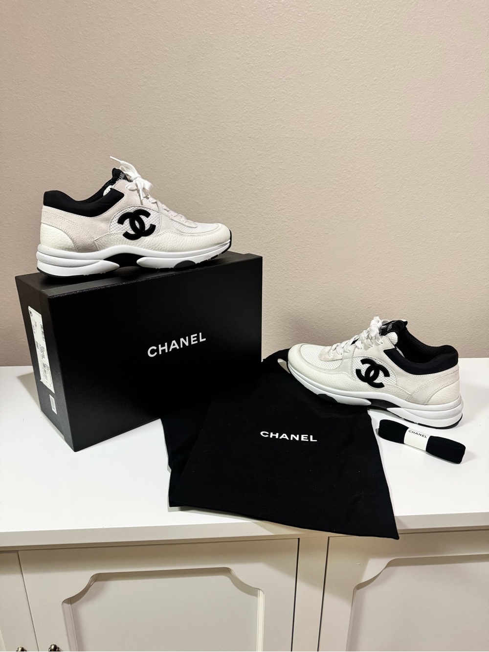 CHANEL Sport Runner Sneakers White Black CC Logo Size 40.5